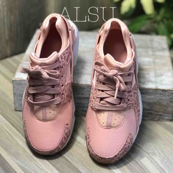 NWT Nike Huarache Run SE GS Coral Stardust W - Picture 3 of 8